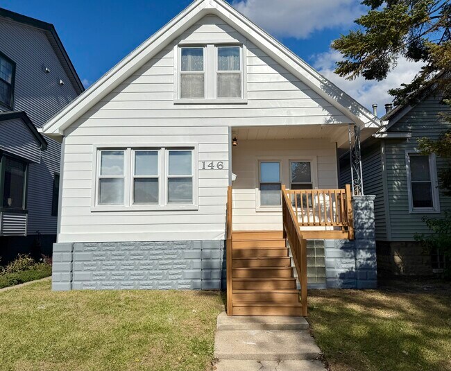 Primary Photo - 146 Bondie St