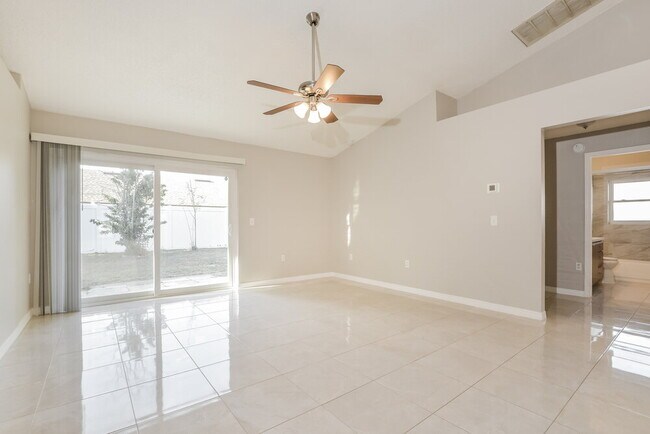 Building Photo - 1523 Golden Poppy Ct