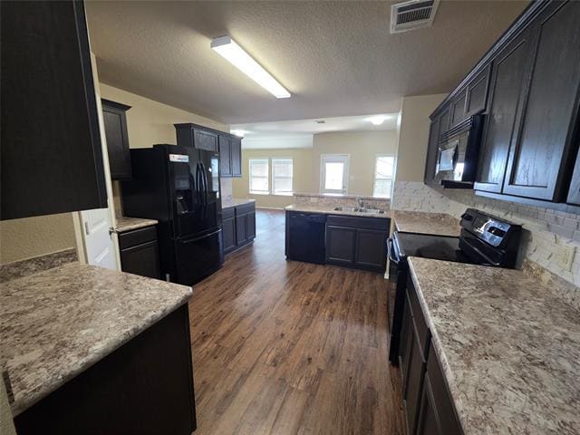 Building Photo - 237 Thoroughbred St