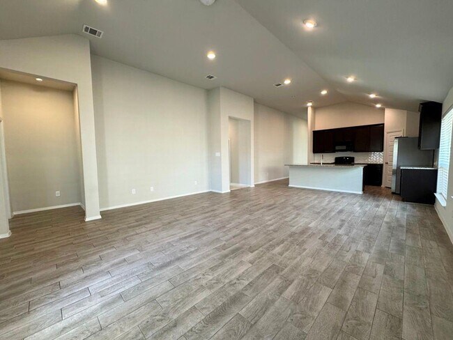 Building Photo - 295 Rimrock Ct