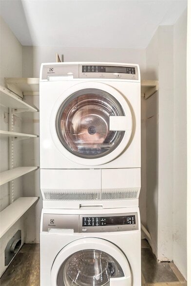 Building Photo - 26 Bounty Rd E