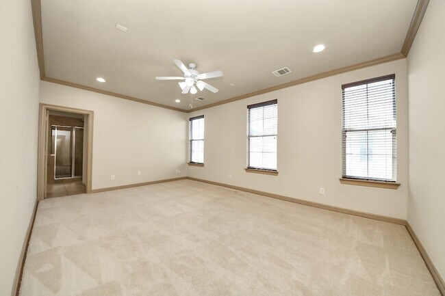 Building Photo - 5711 Kiam St