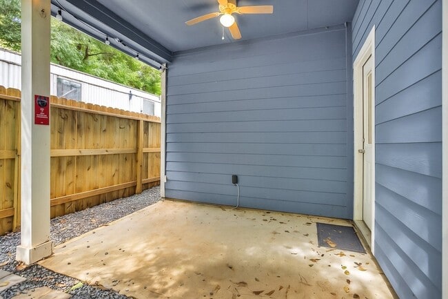 Building Photo - 286 Westchase St