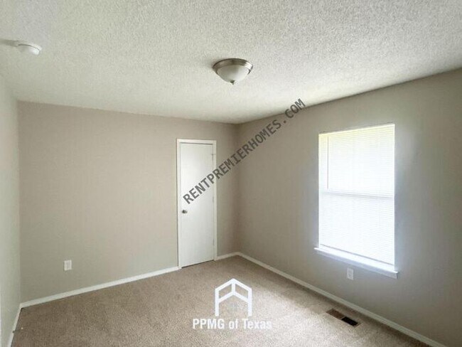 Building Photo - 4900 Barbados Ave