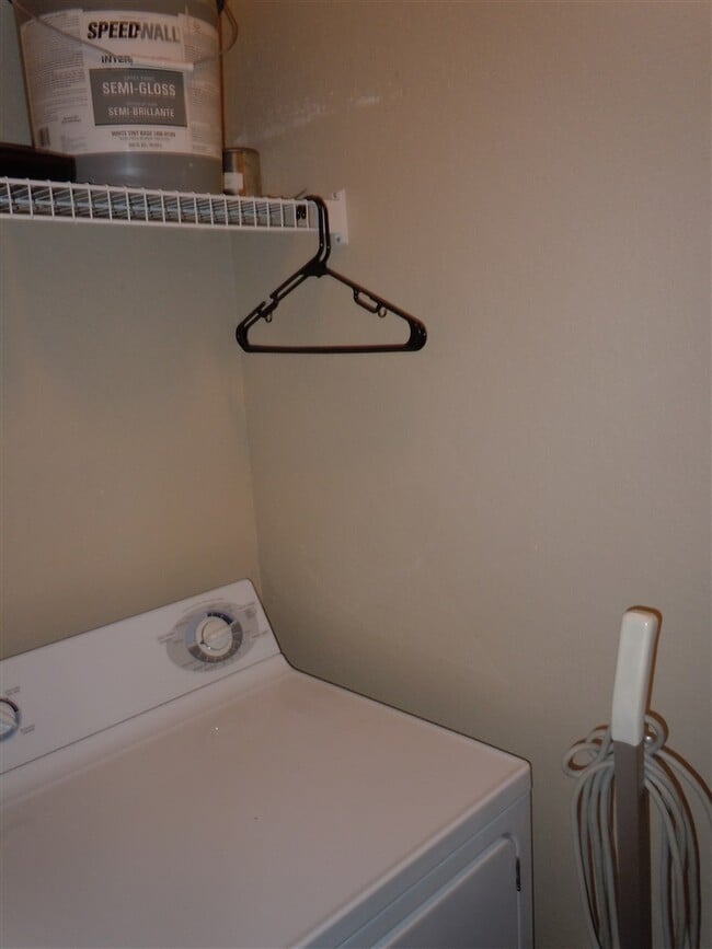 Building Photo - 260 Old Village Center Cir