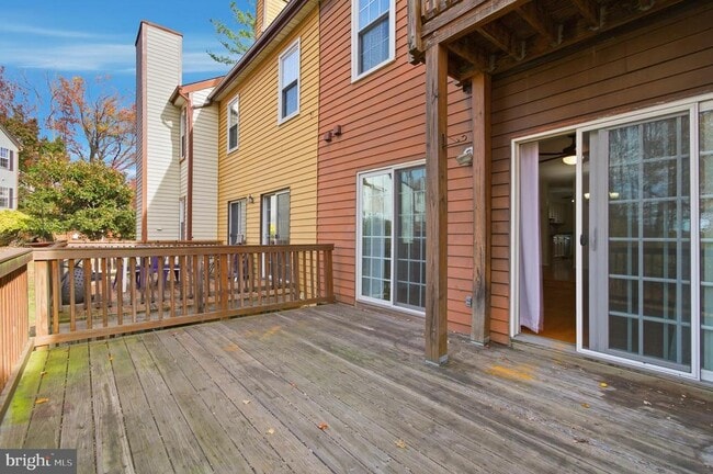 Building Photo - 7393 Swan Point Way