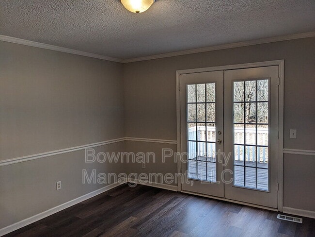 Building Photo - 1140 Hunter Trail