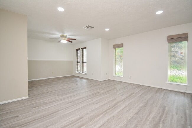 Building Photo - 21318 Park Valley Dr