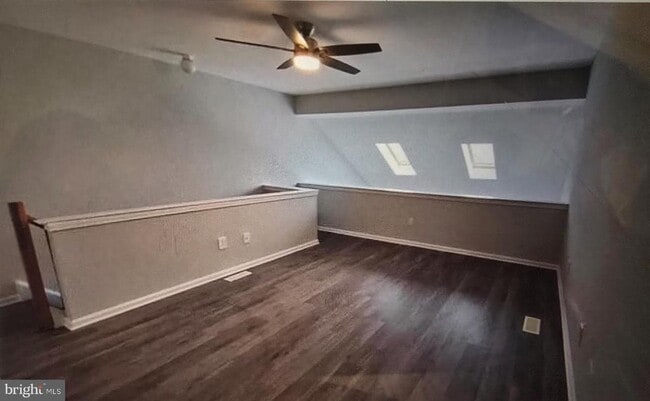 Building Photo - 411 Park Pl Dr