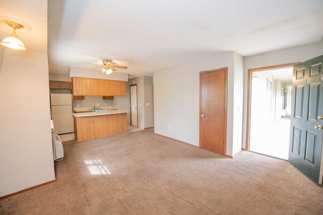 Building Photo - 1390 W Wedington Dr