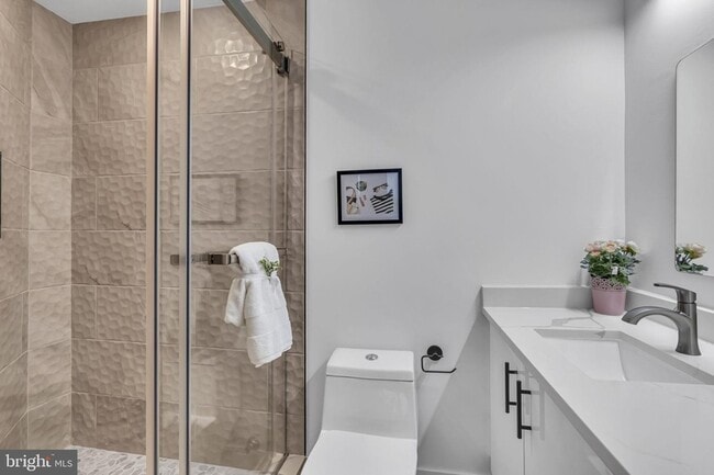 Building Photo - 1103 Fern St NW