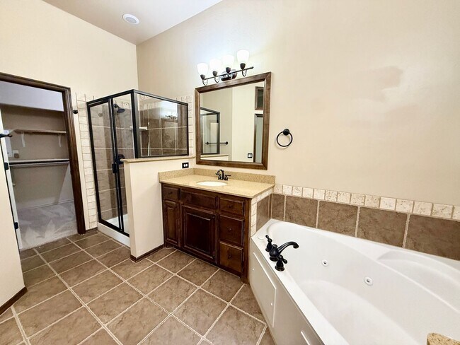 Building Photo - 4321 Carrington Ct