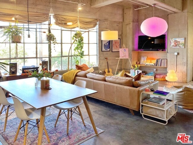 Building Photo - 1855 Industrial St