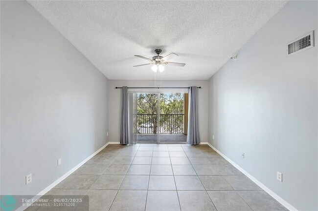 Building Photo - 120 Yacht Club Way