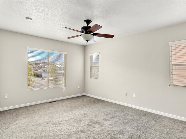 Building Photo - Newly Updated South Ogden Townhome | 3 Bed | Private Backyard | 2-Car Garage