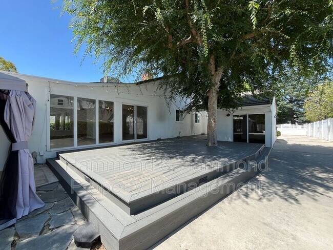 Building Photo - 5710 Jumilla Ave