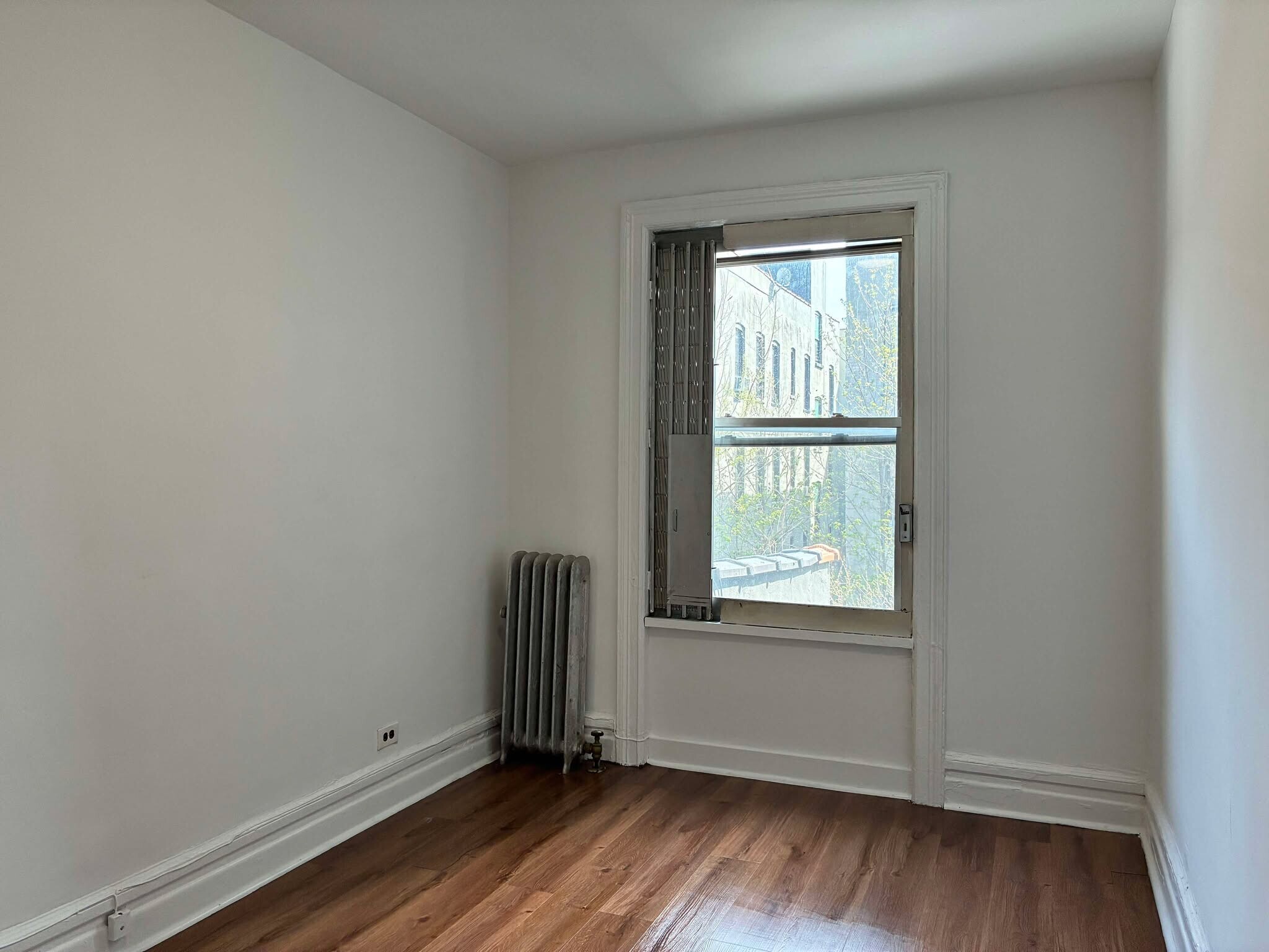 Building Photo - 556 W 161st St