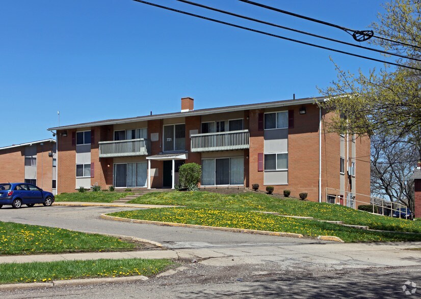 Skyline Terrace Apartment 635 Alan Page Dr Canton OH 44707