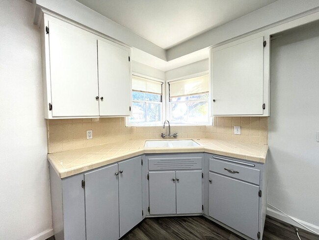 Building Photo - GREAT NEIGHBORHOOD ON A QUIET CUL-DE-SAC 4+2 LARGE BACKYARD