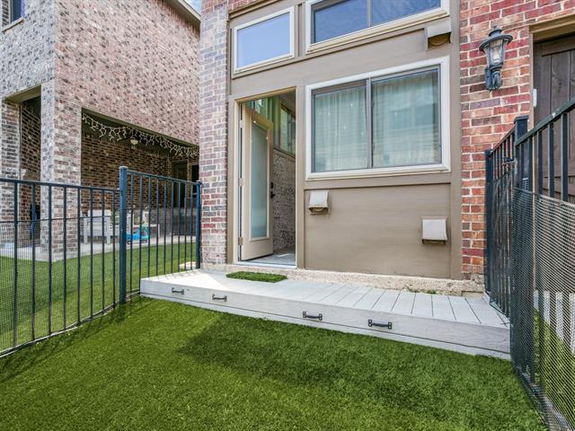 Building Photo - 1213 Crockett St