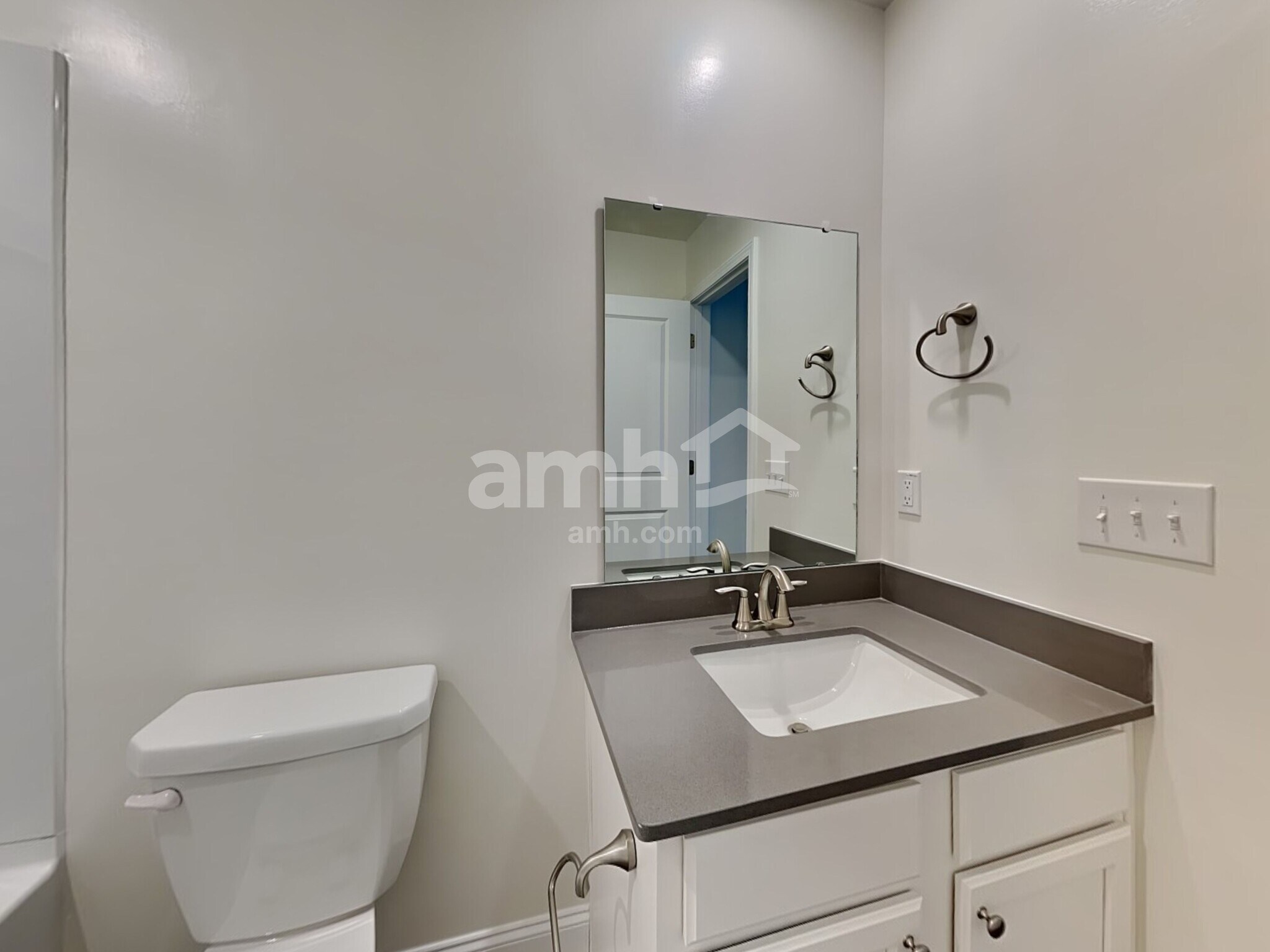 Building Photo - 1954 Weeping Cypress Dr