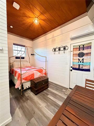 Building Photo - 925 Honeysuckle Ln