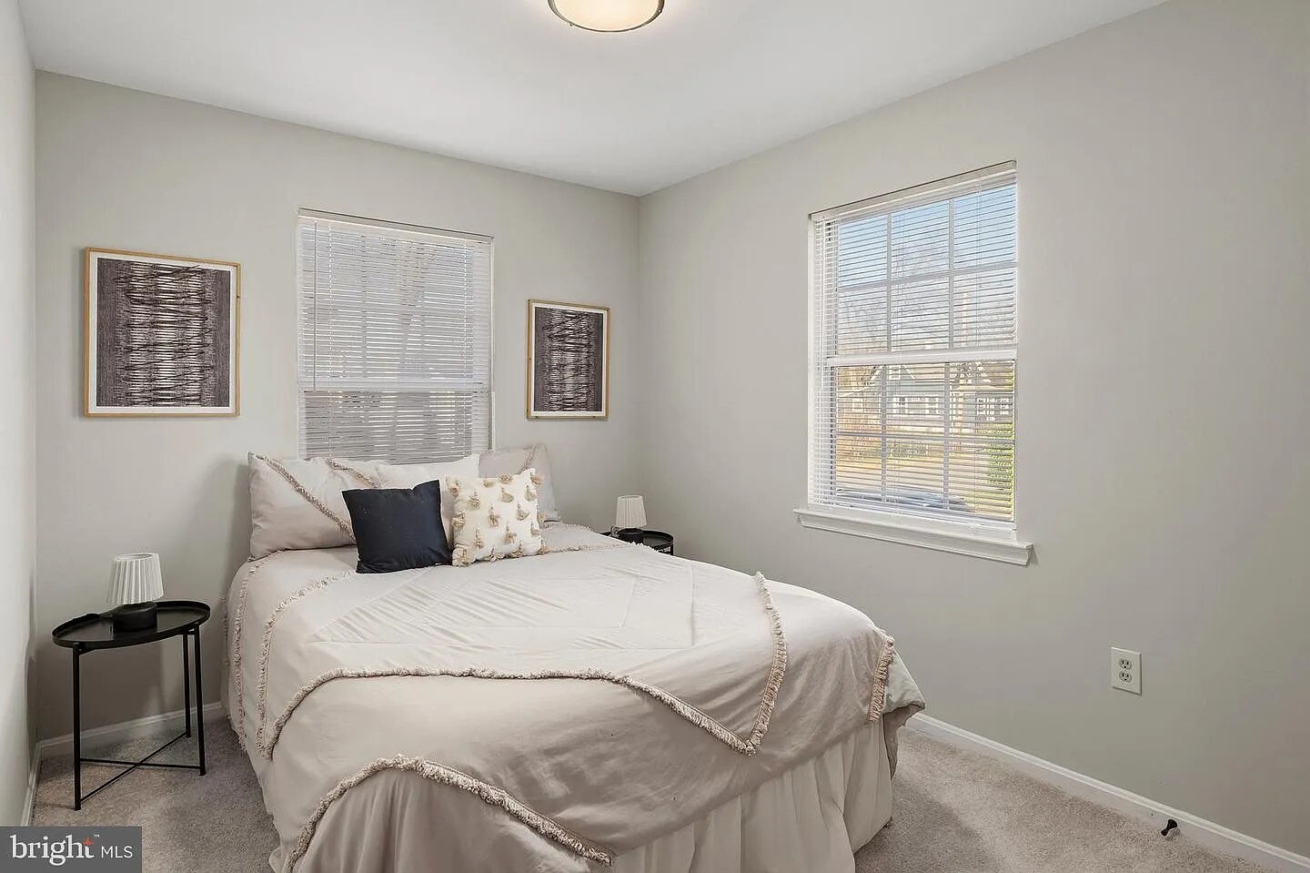 upstairs bed 2 - 5005 Apache St