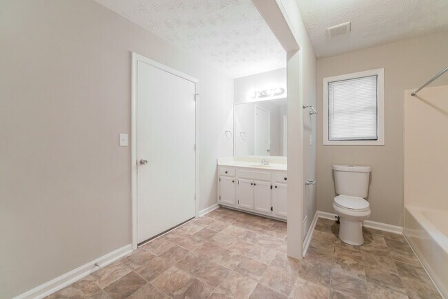 Building Photo - 3008 Cardinal Dr