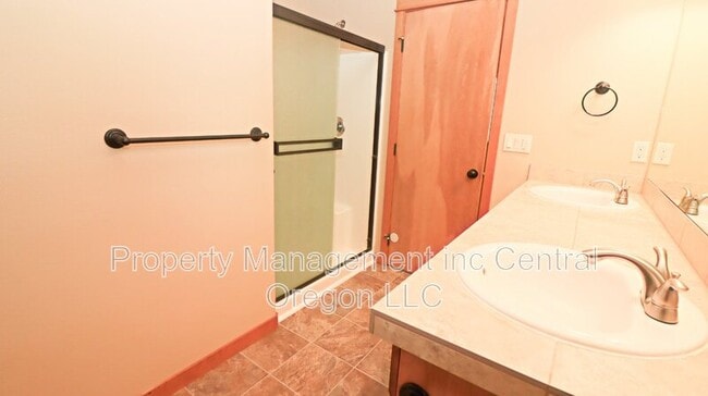 Building Photo - 20277 Knightsbridge Pl