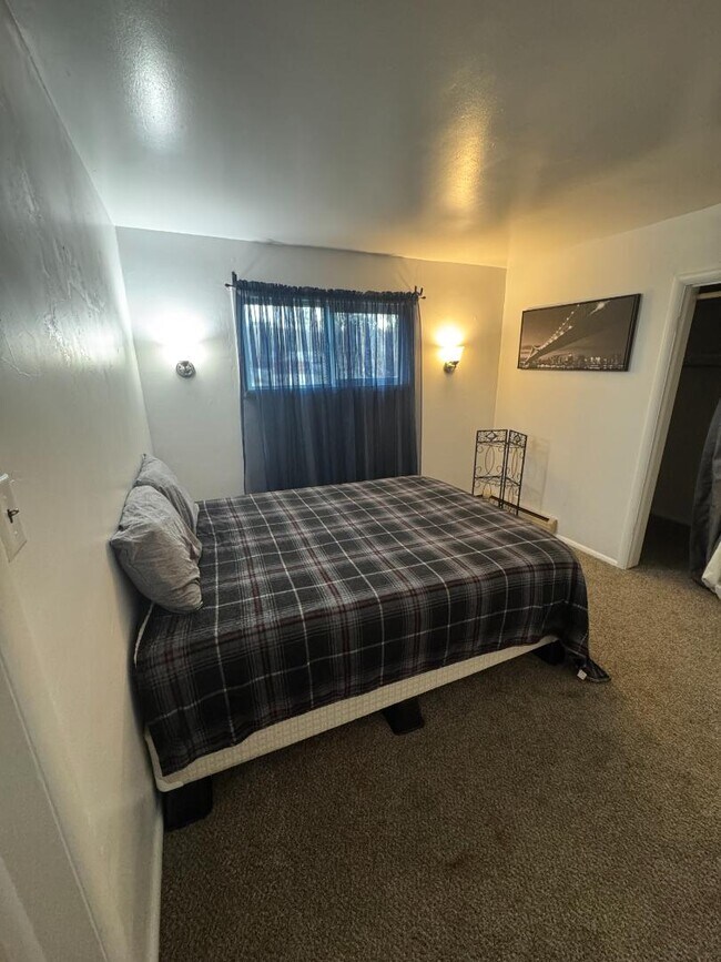 Building Photo - 315 Diamondville Ave