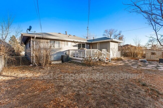 Building Photo - 7435 Julian St