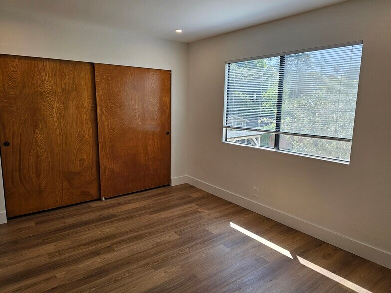 Building Photo - 1615 Olive St