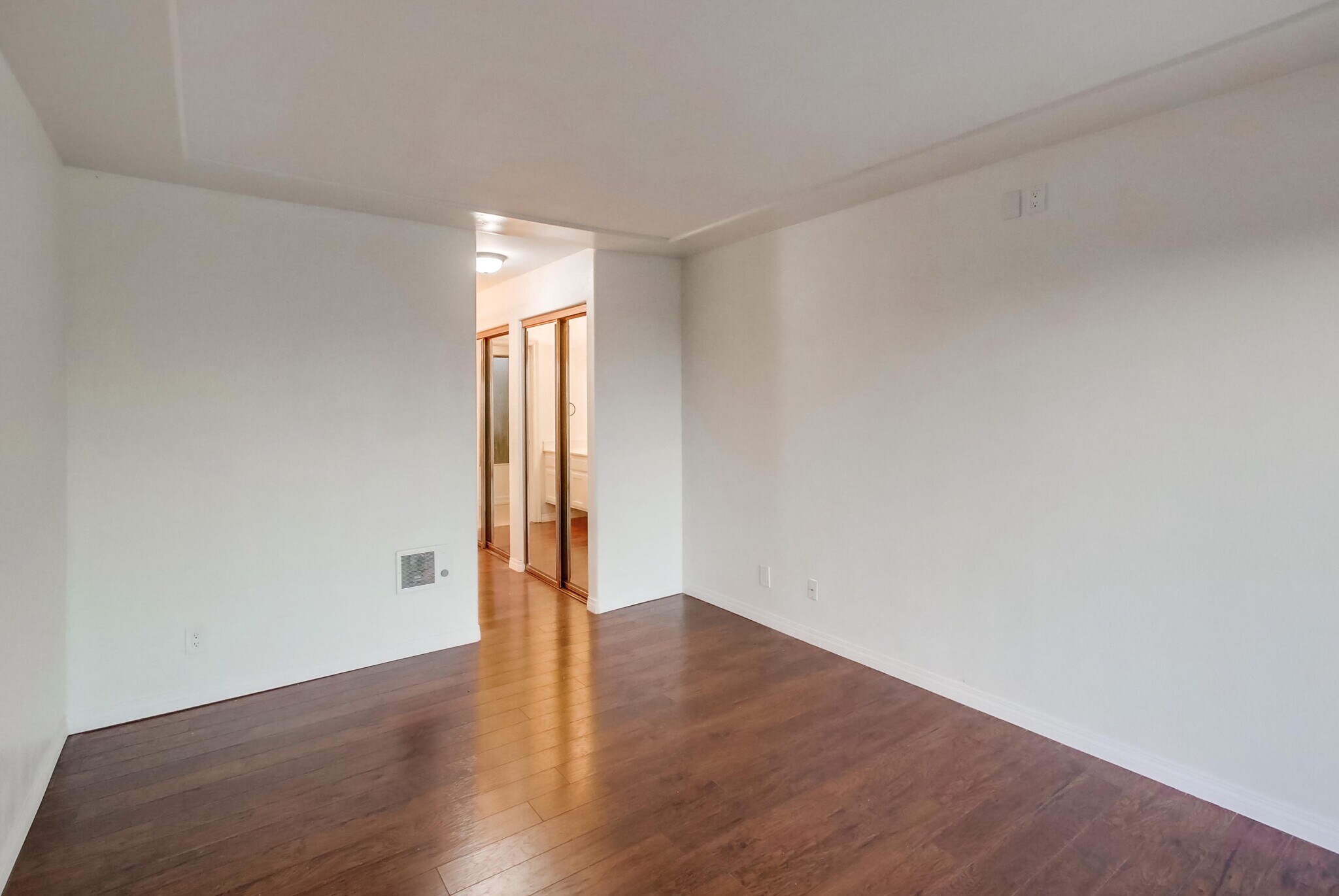 Building Photo - 3997 Crown Point Dr