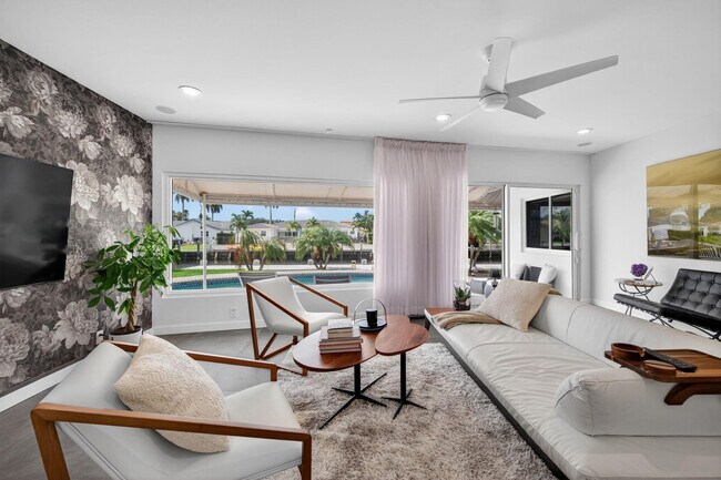 Building Photo - 2720 NE 59th St