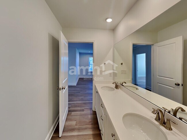 Building Photo - 206 Argea Dr