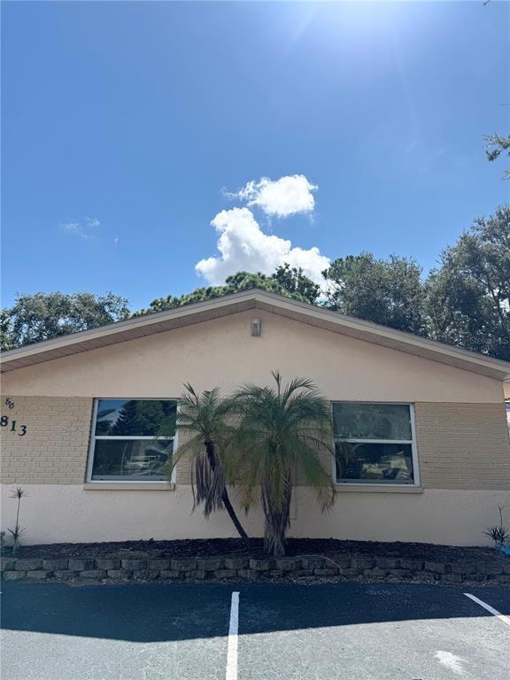 Building Photo - 813 Lake Palms Dr