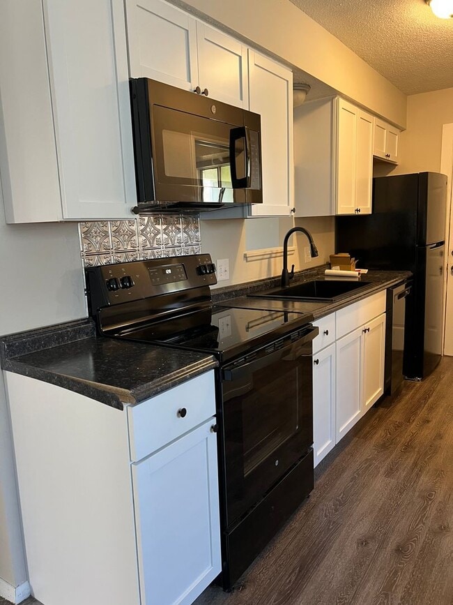 Primary Photo - Remodeled 2 bedroom, 1 bathroom duplex