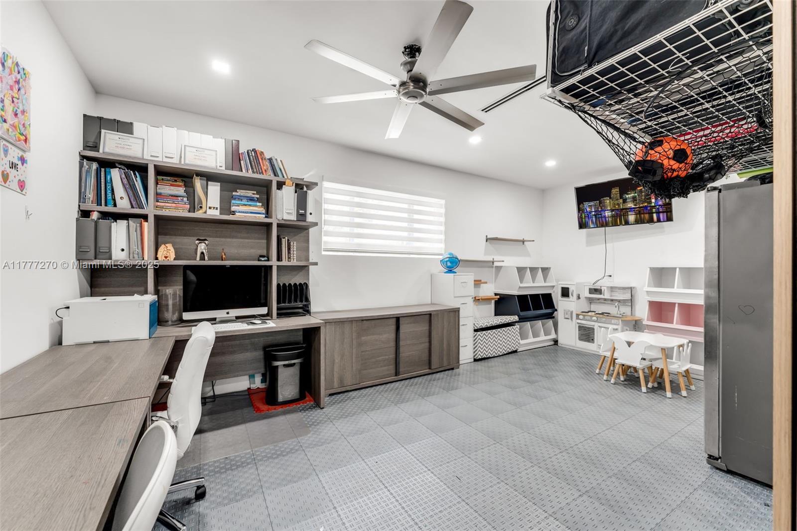 Building Photo - 14401 SW 79th Ave