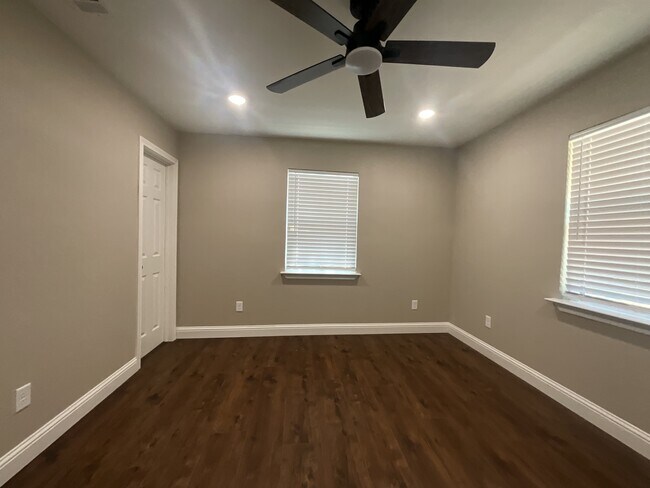 Building Photo - 261 Bois D Arc St