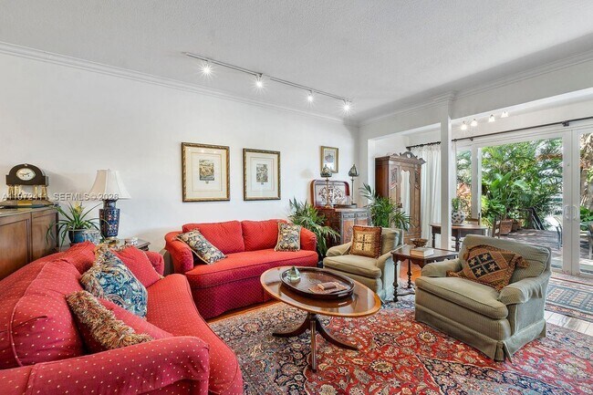 Building Photo - 4905 SW 71st Pl