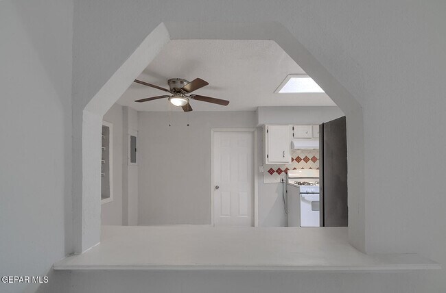 Building Photo - 10368 Potencia Dr