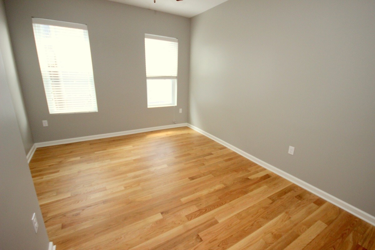 Building Photo - 816 S Negley Ave