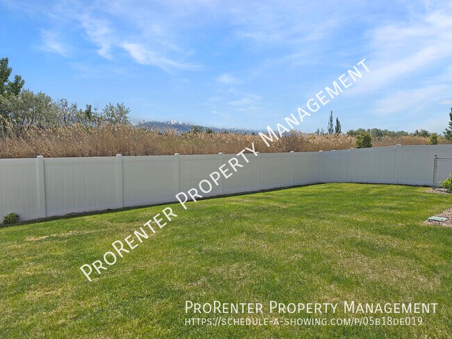 Building Photo - 3111 S Edgewater Cv