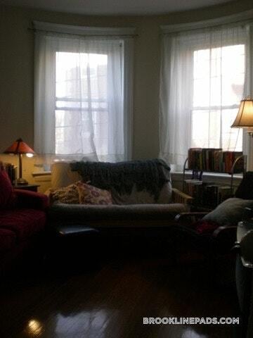 Building Photo - 208 Winthrop Rd