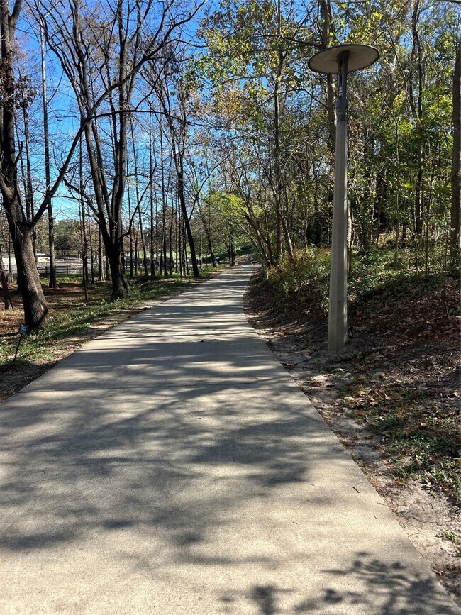Building Photo - 1004 Stanford St
