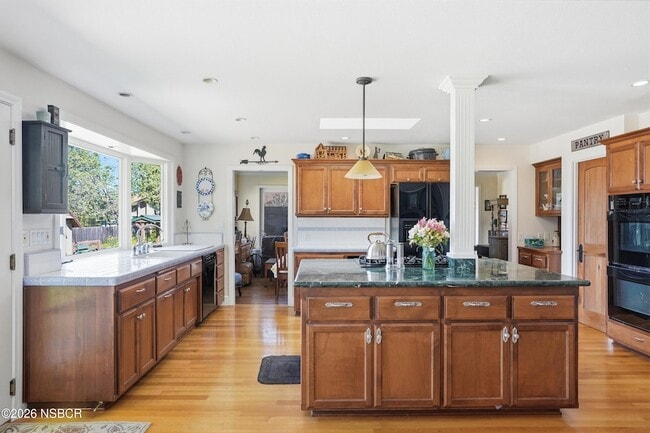 Building Photo - 2611 Janin Way