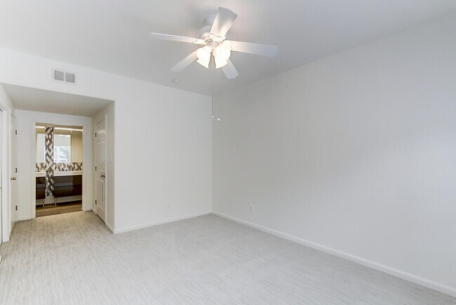 Building Photo - 8381 Pebble Creek Way