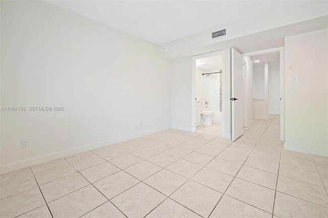 Building Photo - 10610 SW 158th Ct