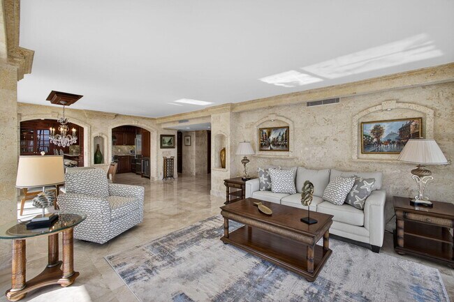 Building Photo - 3400 N Ocean Dr