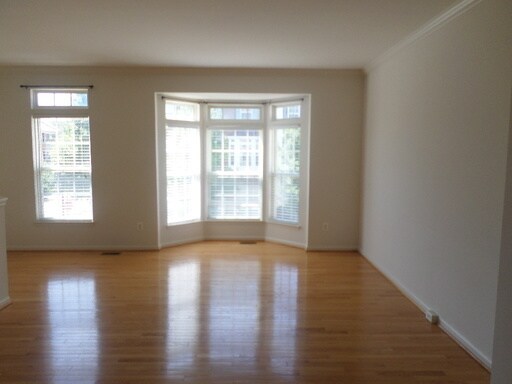 Building Photo - 4712 Hanrahan Pl